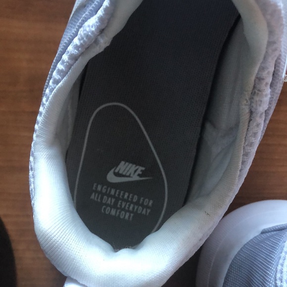 Nike shoes - Picture 2 of 6